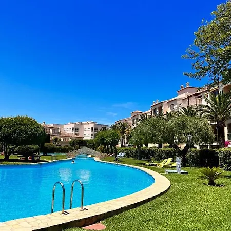 Alisa Costa Blanca *