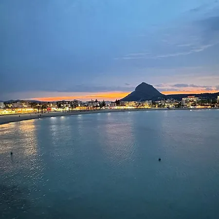 Alisa Costa Blanca *